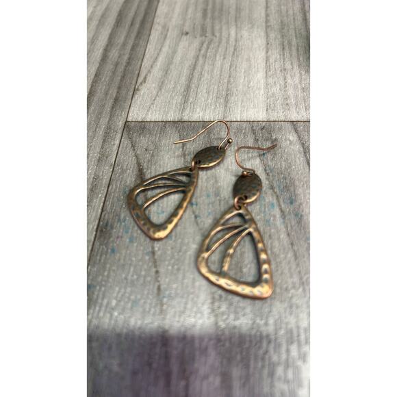 Triangle copper tone earrings - Picture 3 of 3